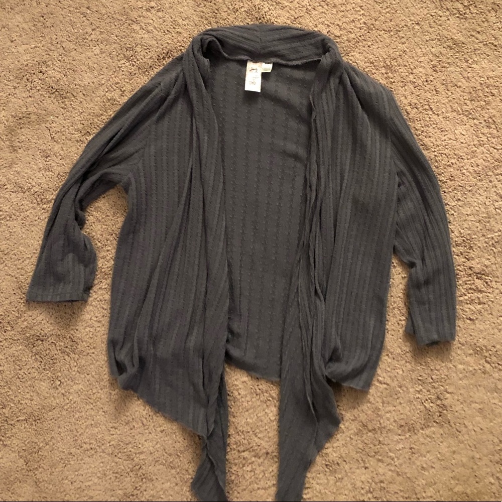 L8ter women’s size medium gray sweater